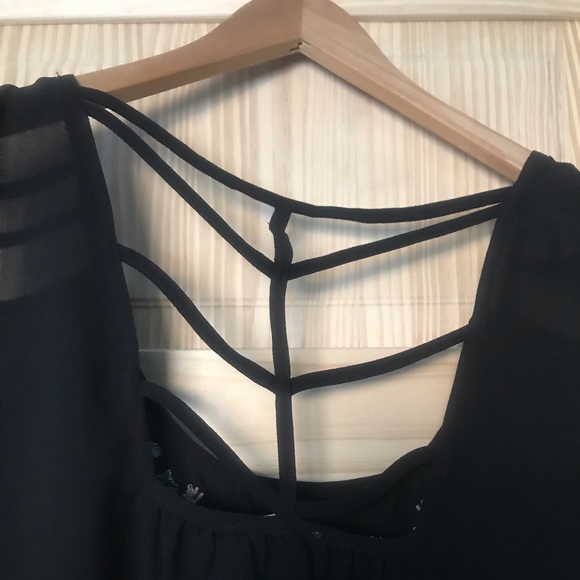 Embroidered Tank with shoulder and back cutouts - Picture 3 of 5